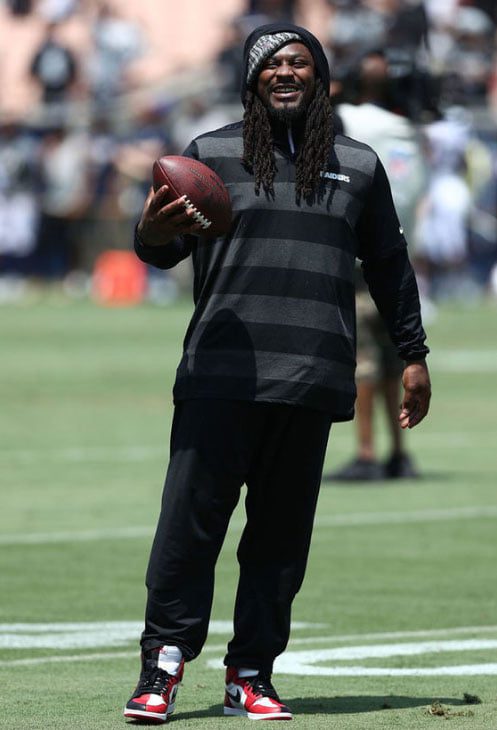 Marshawn Lynch Bio, Facts, Net Worth, Wife, Age, Salary - VelocyDigital