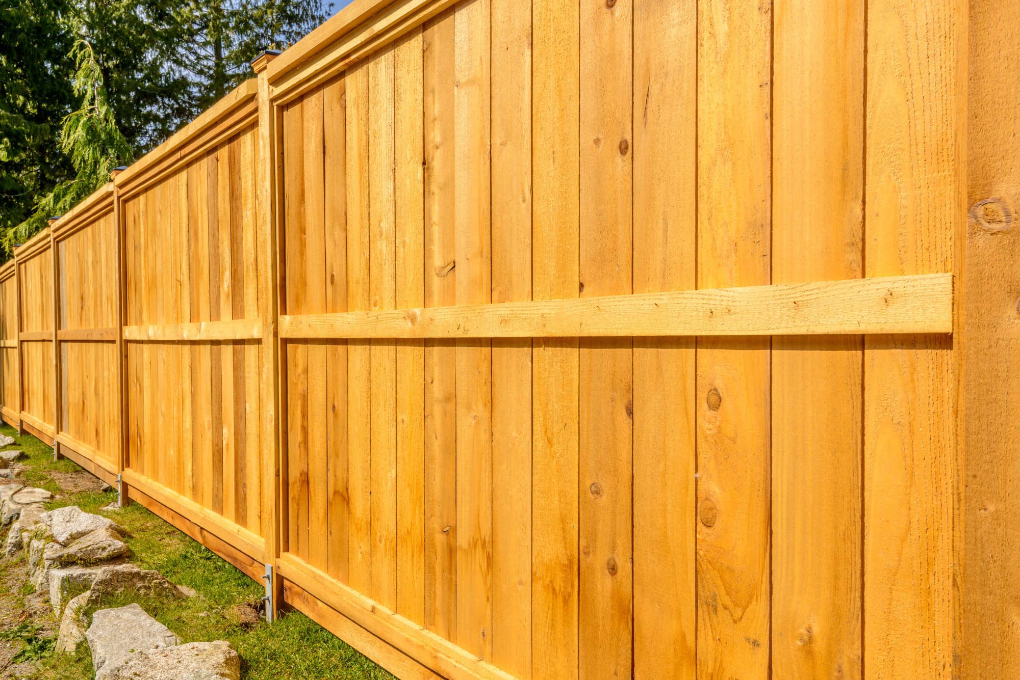 The Different Types of Fences and How to Choose the Right One for Your Home 178629 1 - The Different Types of Fences and How to Choose the Right One for Your Home